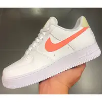 在飛比找蝦皮購物優惠-Nike Air Force 1 '07 白水蜜桃橘 白橘 