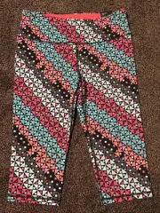 Victoria's Secret VSX Sport Knockout Crop Medium Rise, Geometric, Size Large (L)