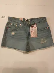 NWT Levi's Shorts Girl's 16 Reg (28") Girlfriend Short Light Wash Cut Off