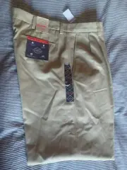 St John's Bay Men's Pants Worry Free Chino Classic size 38 X 32 NEW Front Pleat