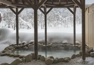 新雪谷樹上小窩飯店