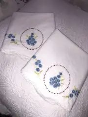 Vintage Embroirdered Standard Pillowcase Set Scallop Lace Crochet Trim Handmade