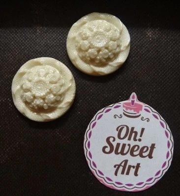 Four(4) Small EDIBLES Ivory brooches wedding cake decoration cupcake toppers