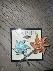NWT Napier Silver Tone Pretty Pinwheel Pin Brooch with Simulated Crystals Pin