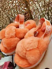 UGG - Disco Knot Genuine Shearling Slide - Orange - Size US 7