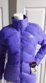 NEW The North Face WOMEN’S DOT MATRIX DOWN JACKET SIZE XS