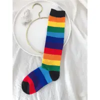 在飛比找ETMall東森購物網優惠-部分外貿訂單 豹紋彩色涂鴉彩虹條紋高筒長筒襪子女小腿襪女襪