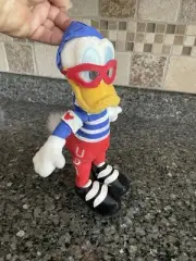 DISNEY STORE 9" BEAN BAG USA OLYMPIC SPEED SKATER DONALD DUCK PLUSH DOLL FIGURE