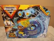 Monster Jam, Megalodon Loop of Doom Stunt Playset ~NEW