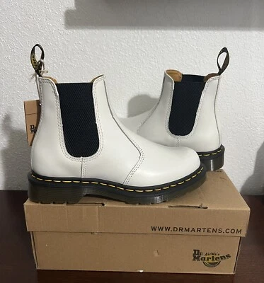 Dr. Martens Women’s 2976 YS Smooth Leather Chelsea Boots Sz 7