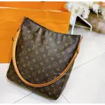 二手旗艦 LOUIS VUITTON LV 字紋 LOOPING 單肩 拉鍊 肩背包 中款(中友店)