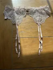 New Nude Victorias Secret M/L Dream Angels Allure Shine Garter Shimmer Floral