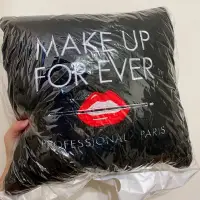 在飛比找蝦皮購物優惠-Make Up For Ever旅行2用枕