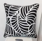 Indoor/Outdoor Cushion Leaf Outline Black/White