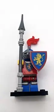LEGO CASTLE LION KNIGHT SPEARMAN/SHEILD MINI FIGURE