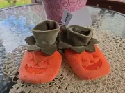 Old Navy Unisex Baby 3 - 6 MONTHS Pumpkin Slippers Halloween NEW ADORABLE/SOFT