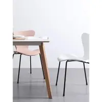 在飛比找ETMall東森購物網優惠-北歐設計七字椅子ins網紅輕奢家用餐椅書桌簡約現代靠背休閑塑