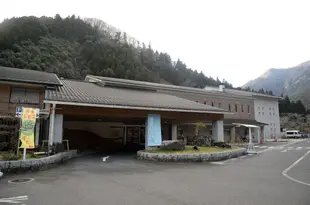 國民宿舍 湯來木屋Yuki Lodge