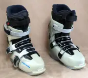 DeeLuxe Spa Lady Female Ski Boots: Size Mo: 24 (6.5 US; 5 EU) Made in Italy -NEW