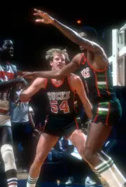 Kent Benson Milwaukee Bucks in action v the Washington Bullets at - Old Photo 1