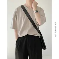 在飛比找樂天市場購物網優惠-DAZO 夏季韓風V領短袖T恤男質感高級寬松純色百搭潮流中袖