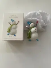 2010 Hallmark Keepsake Ornament-Let it Snow!-Snowman E5