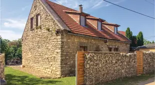 Nice home in Balatonfured w/ WiFi and 3 Bedrooms