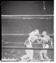 Larry Boardman Boxing Against Sandy Saddler 1956 Old Boxing Photo