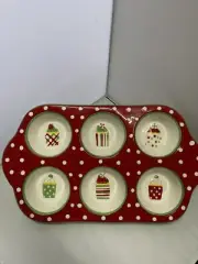 Merry Cupcakes 6 Cup Cupcake Muffin Baking Pan Christmas (Boston Warehouse)