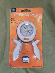 Fiskars Large Squeeze Punch, Oopsie Daisy, Open Box