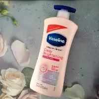 在飛比找蝦皮購物優惠-Vaseline凡士林身體乳液~淨白透亮 725ml 全新未