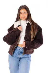 在飛比找Yahoo!奇摩拍賣優惠-￼Levis 短版羊毛外套 女款 A6055-0000