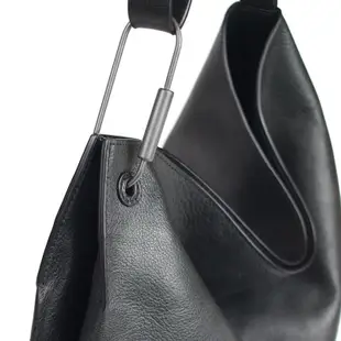 Darker Than Black Bags/Equilateral Triangle Hobo Bag等邊三角側背包/黑色