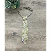 Peppercorn kids green patterned necktie. M/L (14”)