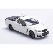1:43 Biante Holden VF II Commodore SSV Redline UTE Heron White #B432617B