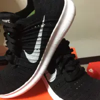 在飛比找蝦皮購物優惠-WMNS NIKE FREE RN FLYKNIT  831