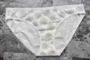 NWT VICTORIA'S SECRET L SILVER SNOWFLAKE PICOT BAND VINTAGE RARE BIKINI PANTIES