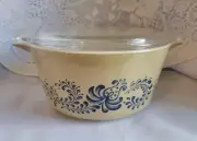 New Vintage PYREX Homestead Casserole Dish With Lid Tan Blue Flowers 1.5 Quart