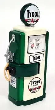 Greenlight 1/18 - Gas Pump - Tydol Chase Diecast Model Car Display