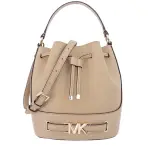 【MICHAEL KORS】REED MK大字LOGO荔枝紋皮革水桶包 奶茶色(35S3G6RM8T)