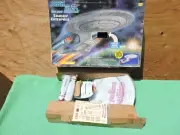 Star Trek Next Generation - Playmates Starship Enterprise # 6102 poor box New