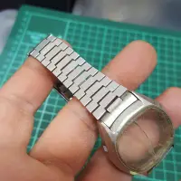 在飛比找Yahoo!奇摩拍賣優惠-早期 18mm 不鏽鋼 錶帶 錶殼 老錶 最愛 非 機械錶 