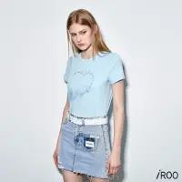 在飛比找momo購物網優惠-【iROO】字串刺繡T恤