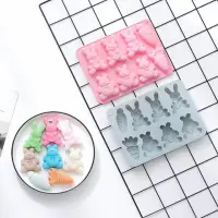在飛比找momo購物網優惠-【美倫美】八連可愛小兔矽膠模具(烘焙 蛋糕 巧克力 冰磚 造