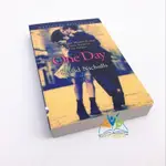 【錦雅商鋪】 一天英文版 ONE DAY有一天 經典愛情小說