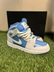 NIKE Air Jordan 1 Mid SE (GS) Size 6Y
