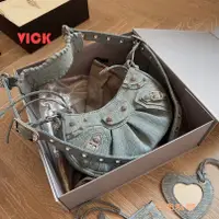 在飛比找蝦皮購物優惠-【Vick 24h出貨】 機車包 水桶包 百搭潮流 斜背包 