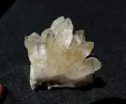 141g BEAUTIFULLY FORMED GOLDEN HUE CLEAR QUARTZ - BRAZIL MINED CRYSTAL CLUSTER