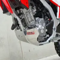 在飛比找蝦皮購物優惠-(wkw moto) 澳洲製造B&B下護板 crf300L.