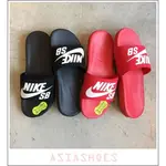 帝安諾-NIKE SB BENASSI SOLARSOFT 黑白 紅白 黑色 紅色大LOGO 拖鞋 840067-601